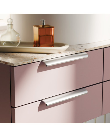 Tirador de mueble SONORE tirador de diseño montado en un mueble