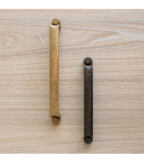 Tirador de mueble pátina sobre latón DUBLIN tirador de diseño