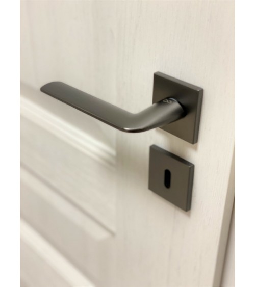 Tirador de puerta titanio STINGER tirador de diseño