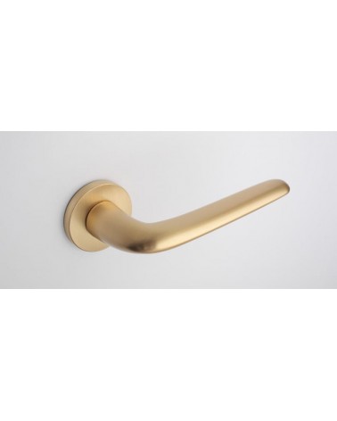 Tirador de puerta Oro mate AZALIA manilla de diseño vista superior inclinada