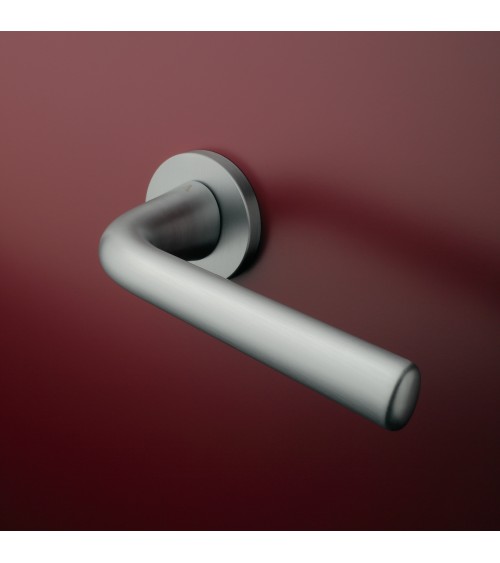 Tirador de puerta cromo satinado TULIPA para puerta interior de diseño