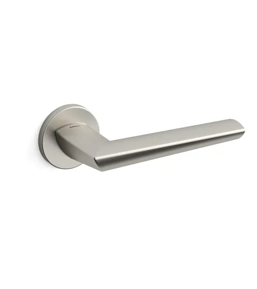 Tirador de puerta níquel satinado Mandelli Isi tirador de diseño