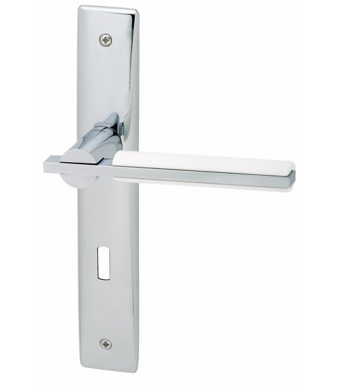 Tirador de puerta sobre placa longitudinal Mandelli Demì tirador de diseño