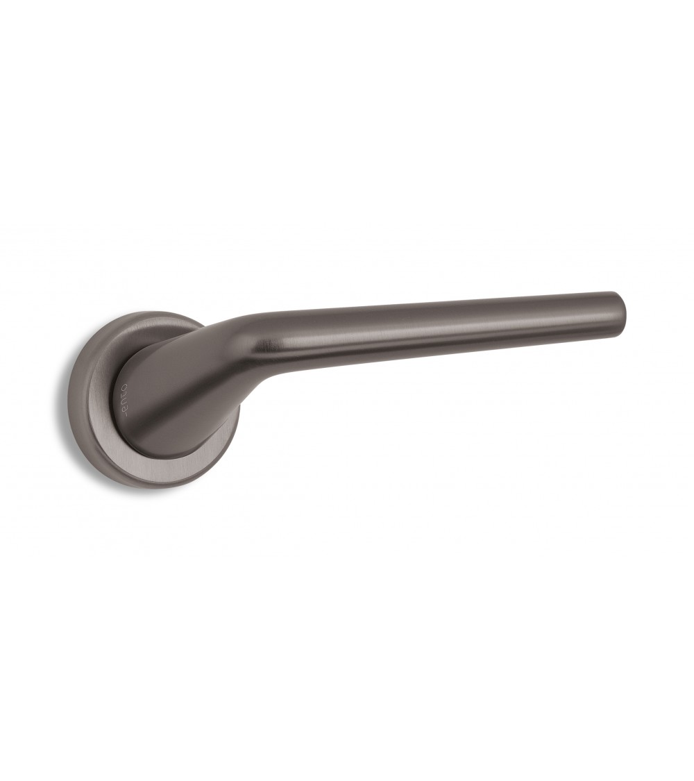 Maneral de puerta Moderno ENTO LIFT en latón - maneral de diseño