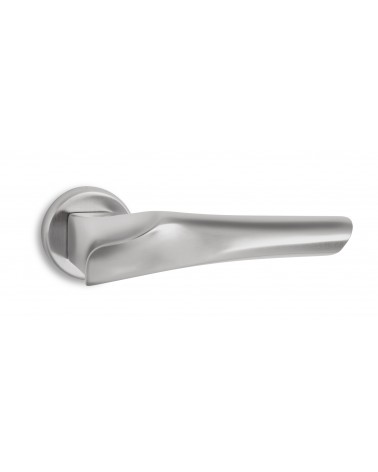 Tirador de puerta cromo satinado Ento Anatomica herraje de diseño