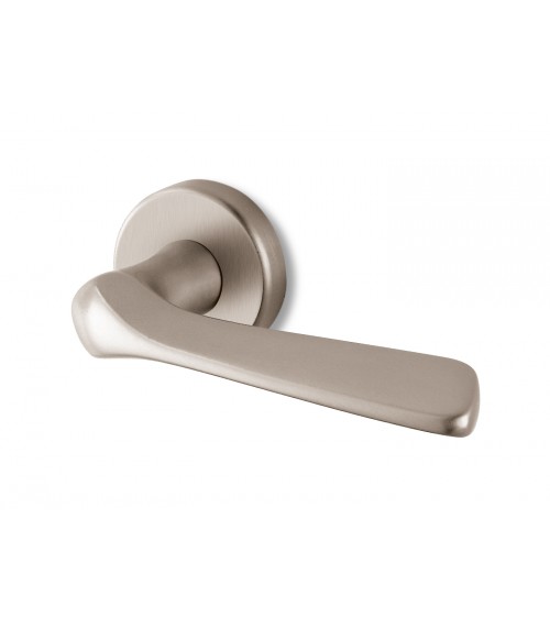Tirador de puerta níquel satinado Ento Dafne tirador de diseño