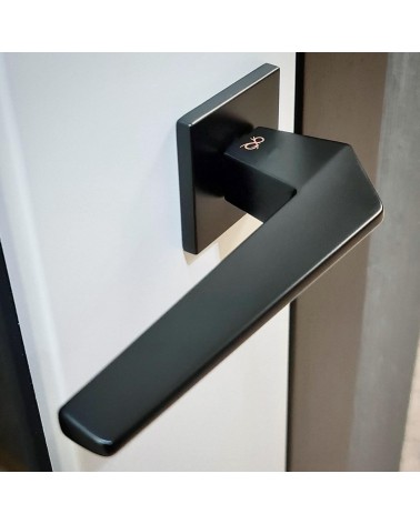 Tirador de puerta cuadrada, modelo futurista en zamak - ICE - tirador de diseño