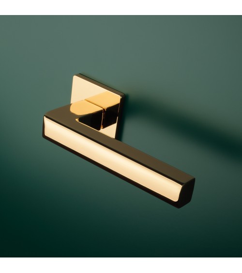 Tirador de puerta oro pulido SALICE herrajes de diseño
