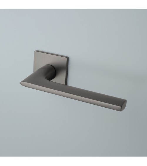 Tirador de puerta antracita SALVIA diseño