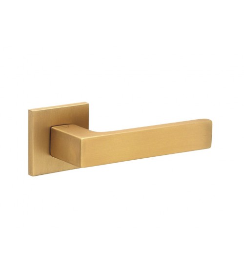 Tirador de puerta color oro mate WARNA diseño