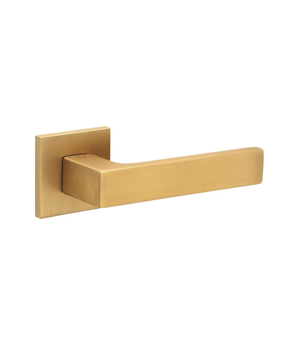 Tirador de puerta color oro mate WARNA diseño