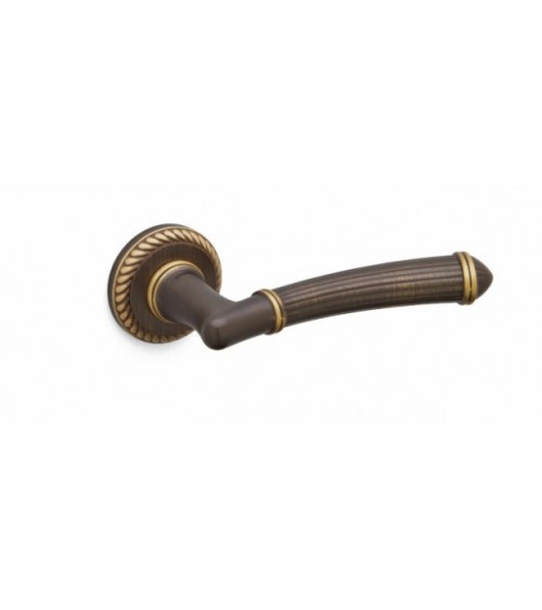 Tirador de puerta bronce escultura Mandelli Aurora tirador de diseño