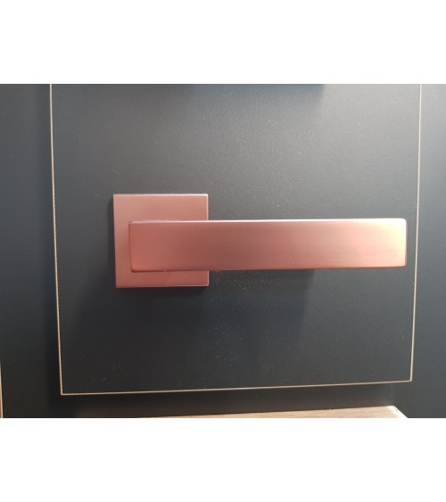 Tirador de puerta color cobre WARNA tirador de diseño