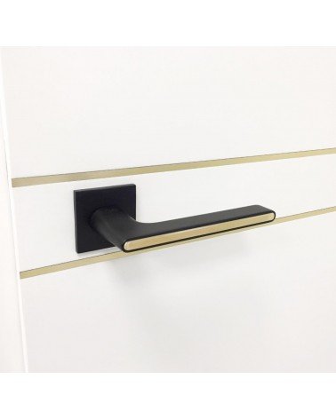 Manilla de puerta bicolor negra y dorada sobre placa cuadrada - modelo Ferrara - manilla de diseño