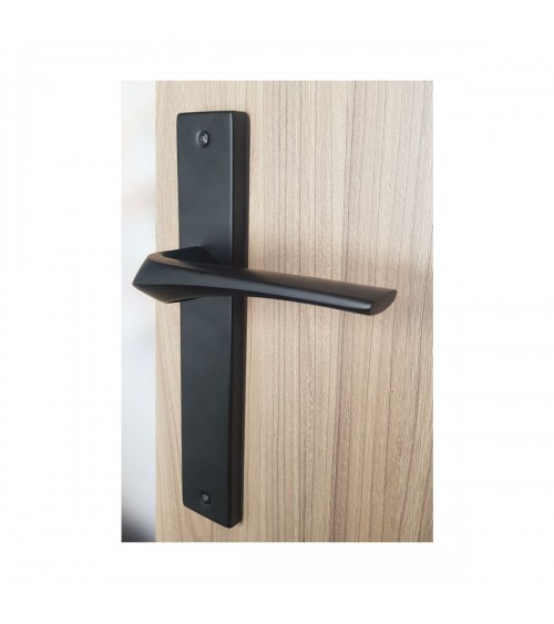 Manilla de puerta negra sobre placa larga - modelo Adel - diseño