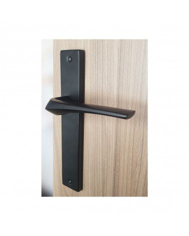 Tirador de puerta negra sobre placa larga - modelo Adel - diseño