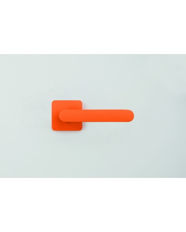 Tirador de puerta de color naranja atardecer, placa cuadrada - Colombo Design Mood OneQ - tirador de diseño