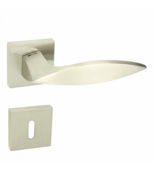 Tirador de puerta de diseño Quezo QR con llave L - ferretería de diseño