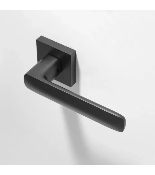 Manilla de puerta Écir de zamak con acabado negro