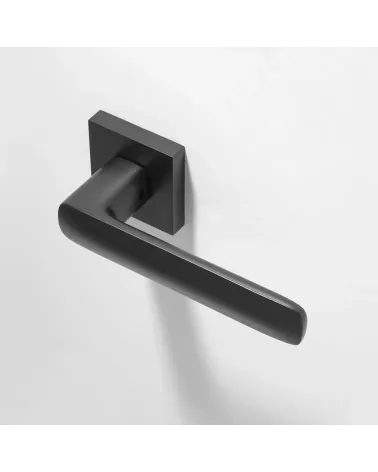 Manilla de puerta Écir de zamak con acabado negro