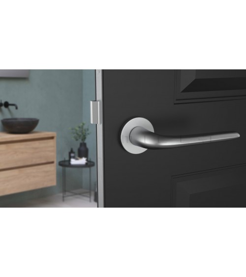 Tirador de puerta Cromo satinado AZALIA manilla de diseño