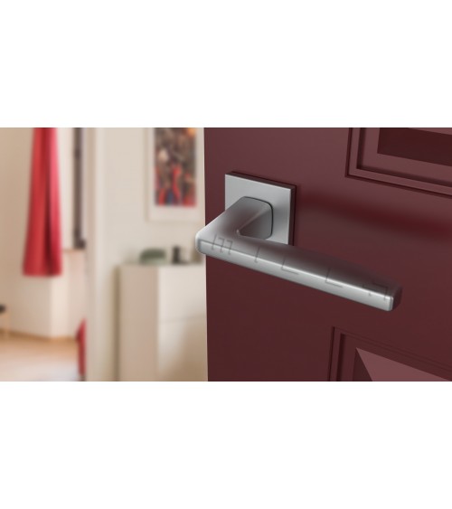 Manilla de puerta cromo satinado ERBA diseño decorativo