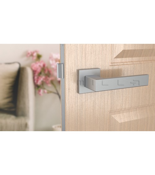 Tirador de puerta cromado satinado PINA diseño decorativo