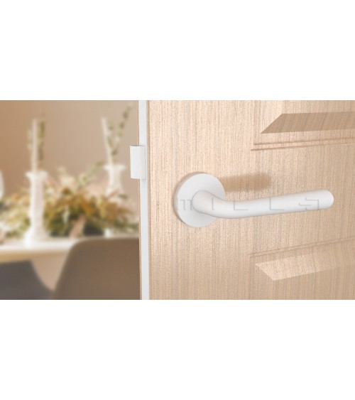 Tirador de puerta blanca mate IRGA herraje de diseño