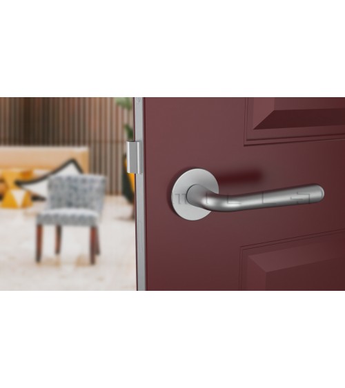 Tirador de puerta cromo satinado IRGA herraje de diseño