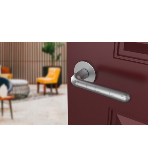 Tirador de puerta cromo satinado IRGA herraje de diseño