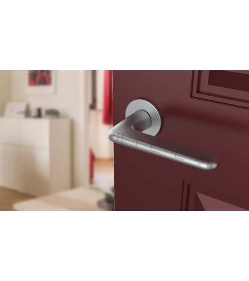 Tirador de puerta cromo satinado LIRA tirador de diseño