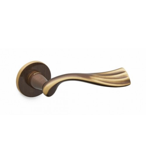 Tirador de puerta bronce Mandelli River tirador de diseño