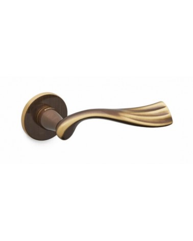 Tirador de puerta bronce Mandelli River tirador de diseño