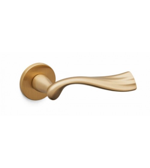 Tirador de puerta oro mate Mandelli River tirador de diseño
