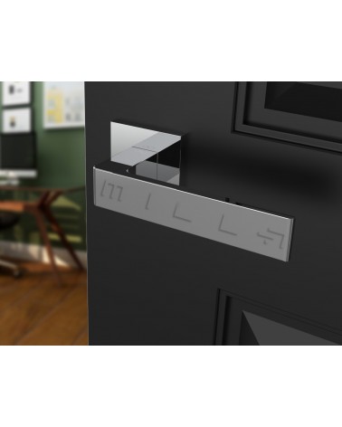 Maneta de puerta clásica Apollo diseño vista inclinada montada en una puerta