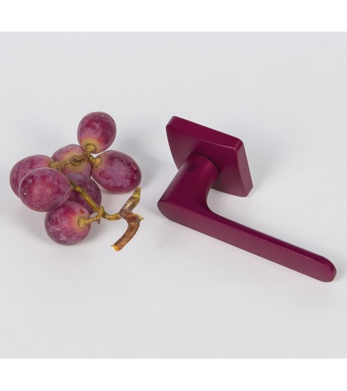 Palanca de puerta de color Violeta Burdeos puesta de sol - Moon One Carré - palanca de diseño