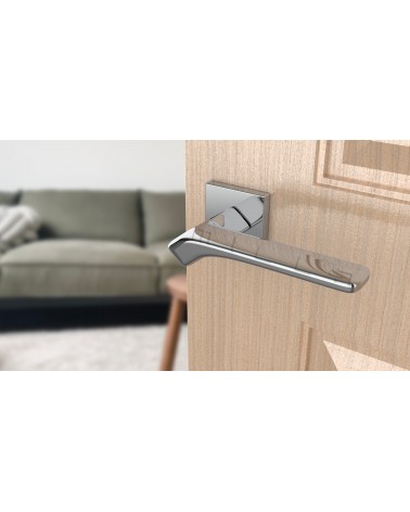 Manilla de zamak BERGERIA manilla de diseño vista superior inclinada montada en una puerta
