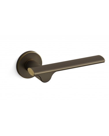 Tirador de puerta bronce mate Mandelli Ara tirador de diseño
