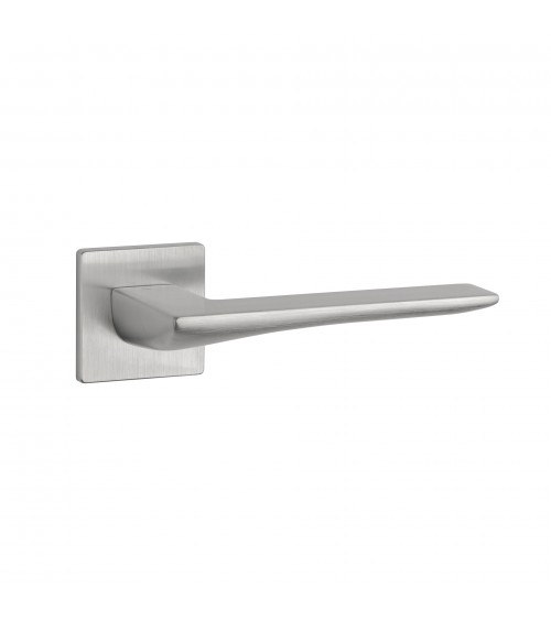 Tirador de puerta en zamak IRIS manilla decorativa