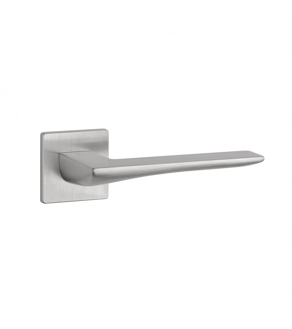 Tirador de puerta en zamak IRIS manilla decorativa