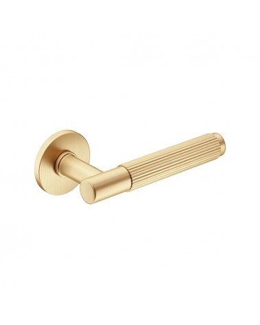 Manillas de puerta en oro mate Time Linear Slim tirador de diseño vista inclinada