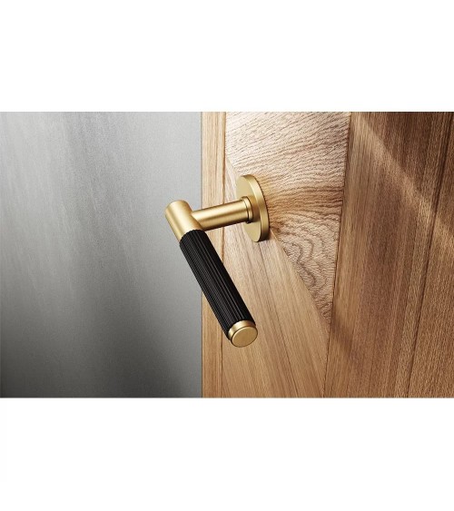 Tiradores de puerta bicolor Slim diseño dorada y negra