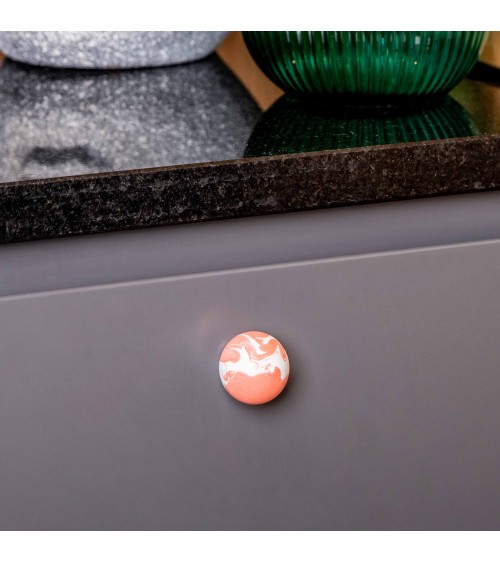 Botón de mueble en madera de haya rojo cereza tirador de diseño