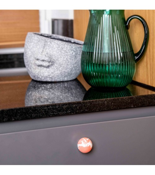 Botón de mueble en madera de haya rojo cereza tirador de diseño