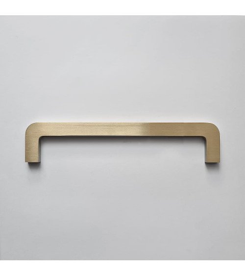 Tirador de mueble en latón cepillado ISA diseño