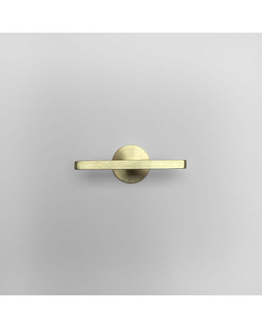 Botón de mueble en latón ISA T diseño