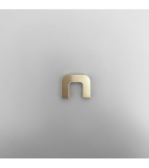 Tirador de mueble oro pulido ISA XS tirador de diseño