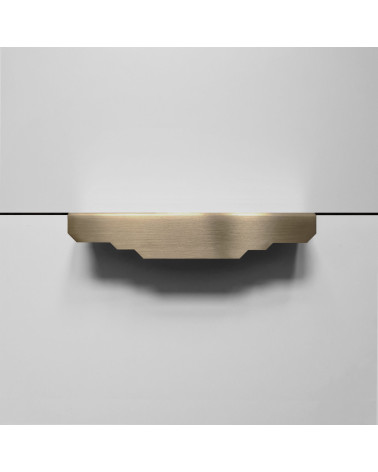 Tirador de mueble en latón KARLA LACK diseño vista de frente
