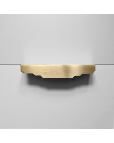 Tirador de mueble de latón cepillado Karla Edge tirador para dormitorio colocado horizontalmente