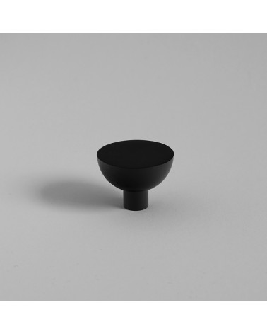 Botón de mueble negro LUNA M tirador de diseño visto de frente